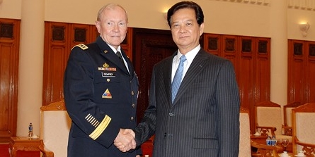 Premierminister Nguyen Tan Dung empfängt den Vorsitzenden des Vereinigten Stabschefs der US-Armee